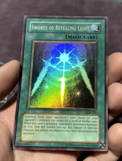 Yu-Gi-Oh! Swords of Revealing Light Original LOB-101 Unlimited Super Rare LP - Image 3