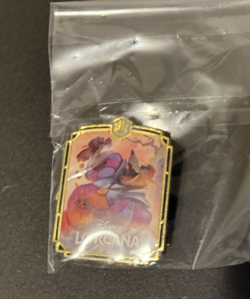 Disney Lorcana League Promo Pin Lorcana - Sheriff of Nottingham - Official - Image 2