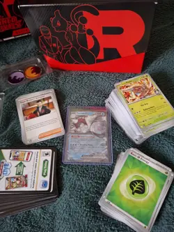 Pokemon Scarlet & Violet Destined Rivals ETB Box With Bulk Cards. - Image 2