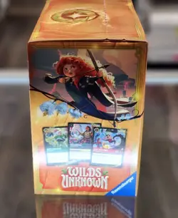 DISNEY LORCANA TCG: WILDS UNKNOWN ILLUMINEER'S TROVE BOX - Image 2