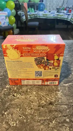 Pokemon Sword & Shield Vivid Voltage Elite Trainer Box ETB 820650106798 - Image 2