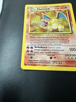 Charizard 4/102 HOLO Base Set 1995 Ita Pokemon Card - Image 3