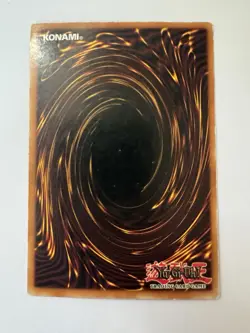 Yugioh - Blue-Eyes White Dragon SDK-A001 Ultra Rare 1st Edition - Image 2