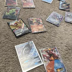 Pokemon TCG Holo/Foil Mixed Lot - Near mint -Damaged - Image 2