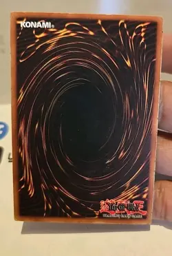 YUGIOH DARK MAGICIAN LOB-005 1ST EDITION ULTRA LIGHT PLAYED - Image 3