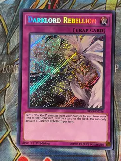 1X DARKLORD REBELLION DESO-EN036 SECRET 1ST NEAR MINT YUGIOH - Image 1