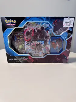 Pokemon TGC Trading Card Game Blastoise VMAX Battle Box - Image 1