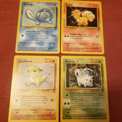 Near mint Pokemon base set Vulpix 99/130, poliwag 88/130 sandshrew nidoran 4 lot - Image 1