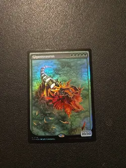 MTG ** FOIL ** Gigantosaurus (FULL ART) - Foundations 0718 - Image 1