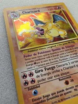 Pokemon TCG Charizard 4/102 Base Set Holo Spanish Vintage Rare - Image 4