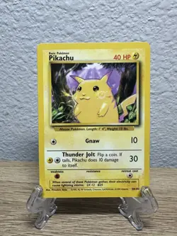 1999 Base Set Pokemon TCG - Pikachu 28/102 Unlimited Wizards Of The Coast - Image 1