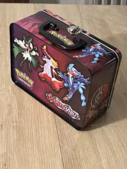 POKEMON S&V CHARIZARD COLLECTORS TIN LUNCH BOX, (EMPTY) 2023 Excellent condition - Image 5