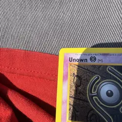 Pokemon TCG Unown H Rare Card Neo Destiny 1st Edition 28/105 Near Mint - Image 2