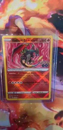 Radiant Charizard 011/078 Pokemon GO Holo - Image 2