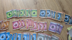 100x Pokemon Energie inkl. selt. Feen-Energien in Ultra Pro Sleeves & Deckbox - Image 4