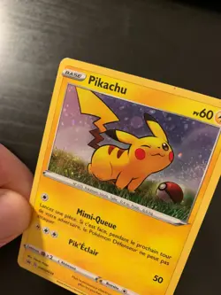 Carte Pokemon : Pikachu SWSH039 Promo Epee & Bouclier Francaise - Image 2