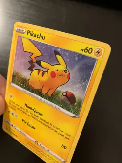 Carte Pokemon : Pikachu SWSH039 Promo Epee & Bouclier Francaise - Image 3