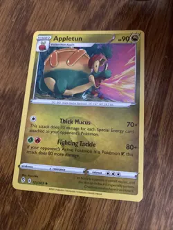 Pokemon Card Evolving Skies Appletun 121/203 Near Mint/MT - Image 1