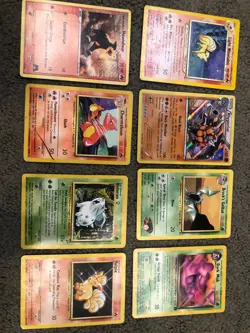 LOT OF 35 *MOSTLY VINTAGE* POKEMON CARDS - Image 1