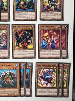Yu-Gi-Oh! Toon Core Bundle - red eyes, blue eyes, dark magician, toon world - Image 3