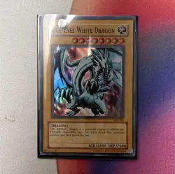Blue-Eyes White Dragon SKE-001 Holo Super Rare 1st Ed EN 3000/2500 - Image 1