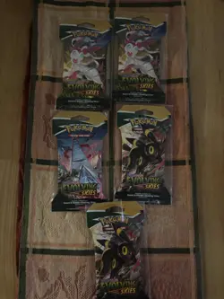 Pokemon TCG Sword & Shield Evolving Skies Booster Pack Sealed. LOT of 5 - Image 1