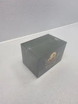 One Piece CCG Roronoa Zoro Green Plastic Deck Box with Pirate Logo Anime TV Show - Image 2