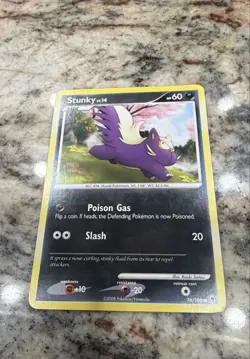 Stunky 76/100 Majestic Dawn Reverse Holo Pokemon Trading Card Nintendo - Image 1