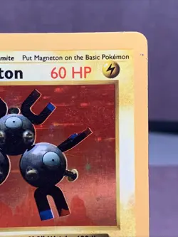 Pokemon TCG Magneton 9/102 Holo Base Set Shadowless WOTC VTG 1999 MP - Image 3