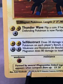 Pokemon TCG Magneton 9/102 Holo Base Set Shadowless WOTC VTG 1999 MP - Image 5