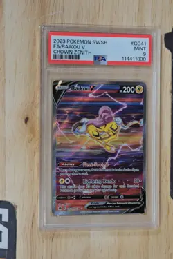 Raikou V GG41/GG70 Holo V Rare Crown Zenith Galarian Gallery Pokemon Near Mint - Image 1