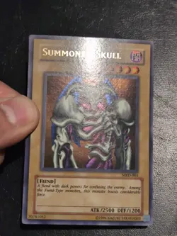 Yu-Gi-Oh! ULTRA RARE SUMMONED SKULL MRD-003 1996 VINTAGE COPYRIGHT NM/VLP - Image 2