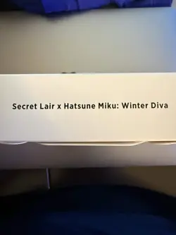 2025 SECRET LAIR X HATSUNE MIKU WINTER DIVA 2025 ENGLISH Non-Foil Sealed In-Hand - Image 3