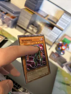 Yugioh Newdoria GLD1 1 MINT LIMITED Misprint Miscut Anime Bakura - Image 2