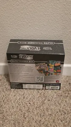 Pokemon TCG Sword & Shield Evolving Skies Elite Trainer Box Umbreon Sealed - Image 2
