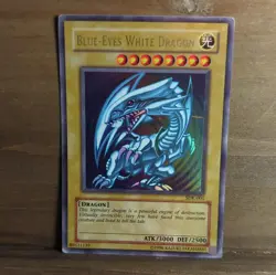 Blue-Eyes White Dragon SDK-001 Unlimited Edition Yu-Gi-Oh! Played - Image 1