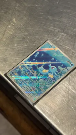 Pokemon TCG Horsea 067/064 SV Shrouded Fable Holo IR Basic 60 HP Komatsu - Image 2