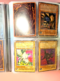 Yu-Gi-Oh! Vintage 1996 Collectible Card Binder with Cards - Image 4
