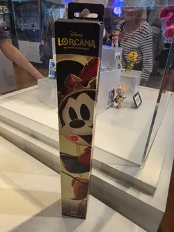 🔥 Disney Lorcana Park Exclusive - Iconic Mickey & Minnie Foil Playmat Sealed !! - Image 2