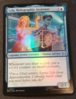 Lyla, Holographic Assistant - Foil - SPE - MTG - EN - NM - 0007 - Image 1