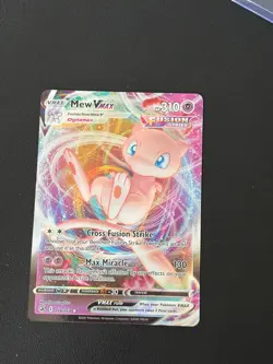 Mew VMAX SWSH08: Fusion Strike 114/264 Pokemon TCG Holo - Image 1