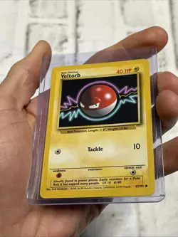 Pokemon Voltorb 67/102 Common Base Set Pokemon Card Vintage Vtg NM Nintendo TCG - Image 2