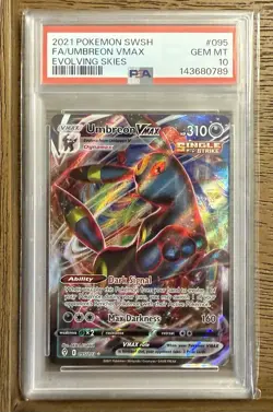 Umbreon VMAX 095/203SWSH07: Evolving Skies Holo Card PSA 10 - Image 1