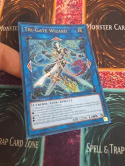 Yugioh Tri-Gate Wizard SDCL-EN042 Ultra Rare 1st Edition Near Mint - Image 2