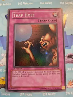 Trap Hole LOB-058 The Legend of Blue Eyes White Dragon 1st Edition card - Image 1