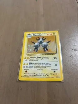 Magneton 009/102 Base Set Holo Pokemon trading Cards - Image 1