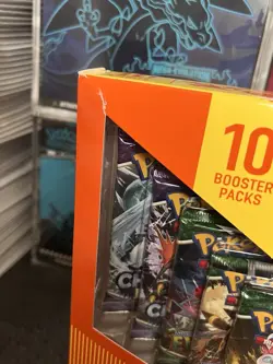 Pokemon Reshiram & Charizard GX Premium Collection Box TAG TEAM Sealed Dracaufeu - Image 4
