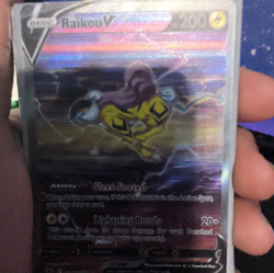The Pokemon Company Pokemon TCG Raikou V Holo EN 200 HP Lightning Basic - Image 1