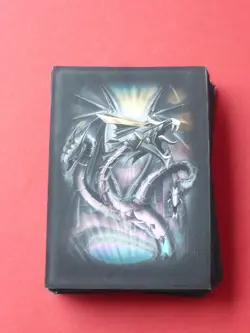Yu-Gi-Oh - Dreikopfiger Drache 50 Hullen - Sleeves / OCG / TCG Kartenhullen - Image 1
