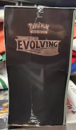 Pokemon Evolving Skies ETB Elite Trainer Box Sealed 8 Booster Packs - Image 4